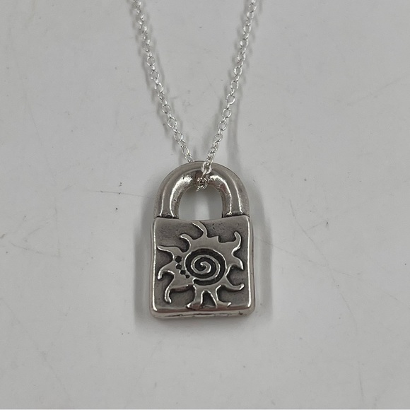 NEW! Uno de 50 Women’s Cincuenta Lock Pendant 18” Sterling Silver Chain Necklace - Picture 4 of 6